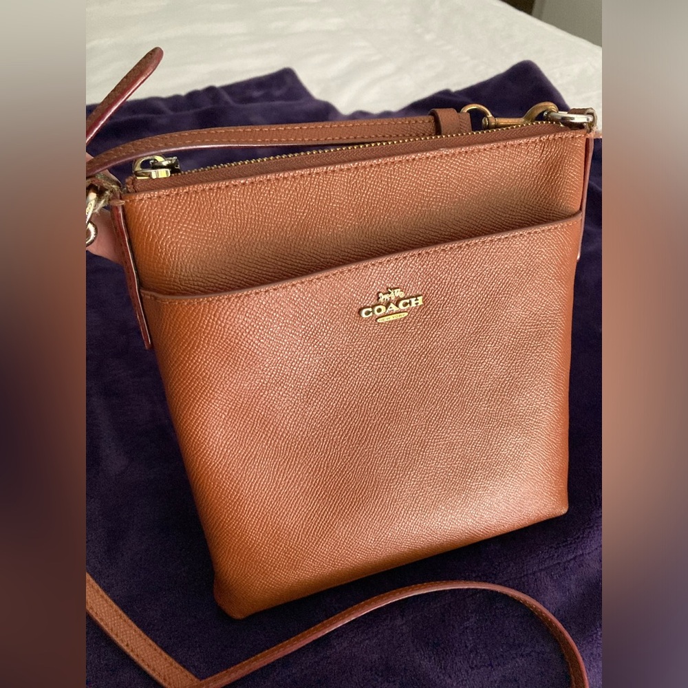 Coach Kitt pebbled leather crossbody bag 2020 light brown 8 x 9